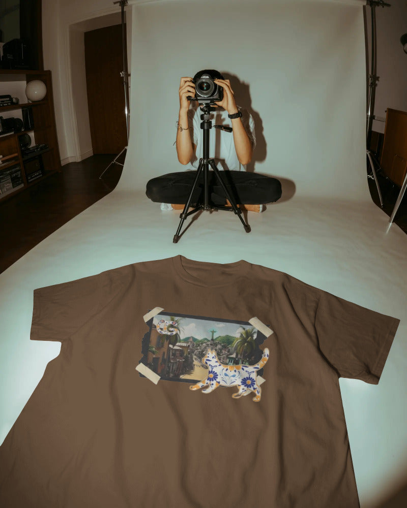 CatyGato Organic Cotton Cats and Photographs T-Shirt 2