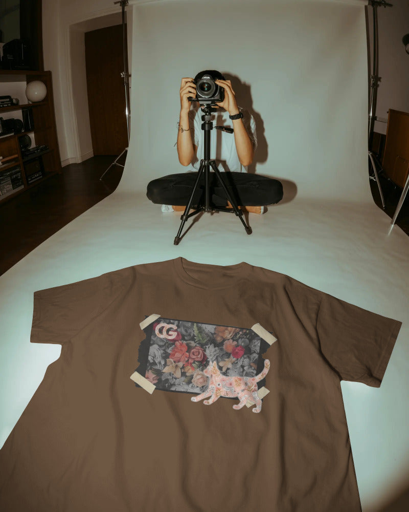 CatyGato Organic Cotton Cats and Photographs T-Shirt 6