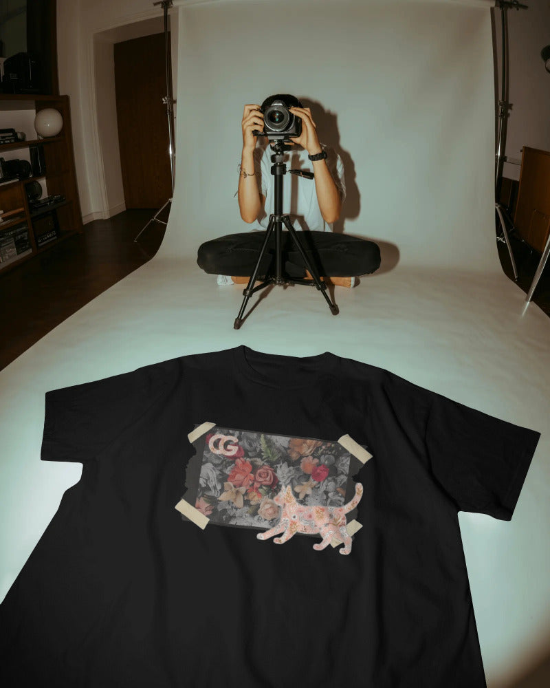 CatyGato Organic Cotton Cats and Photographs T-Shirt 6